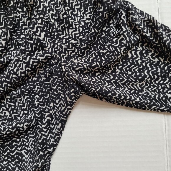 Vince Camuto blouse stretchy pull over black and white stripes clingy ruched top - Picture 13 of 15